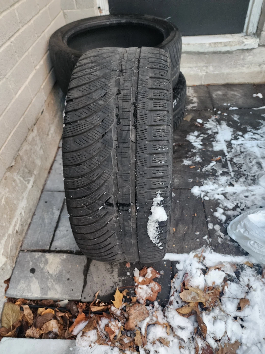 Michelin Pilot 4 235/40R18 Winter Tires - photo 4