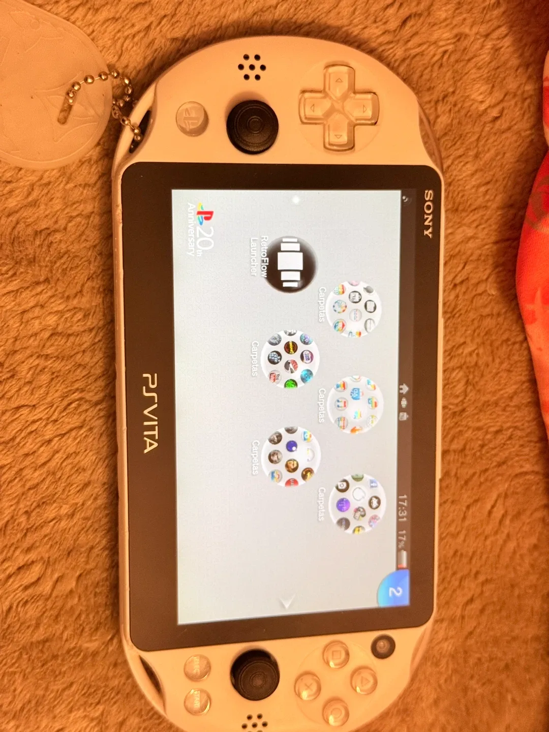 Sony PS Vita - White Handheld Console image indicator(2)