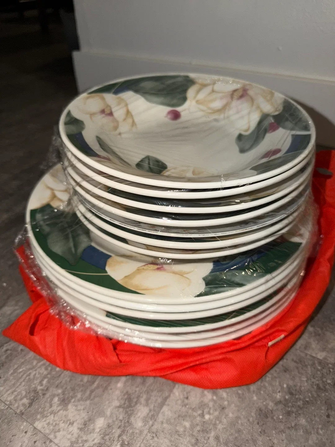 Floral Design Glass Plates