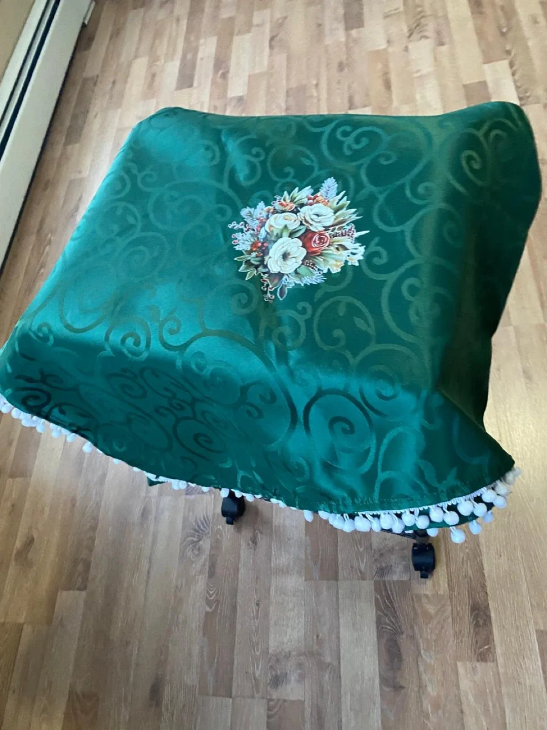 Red & Green Holiday Tablecloths