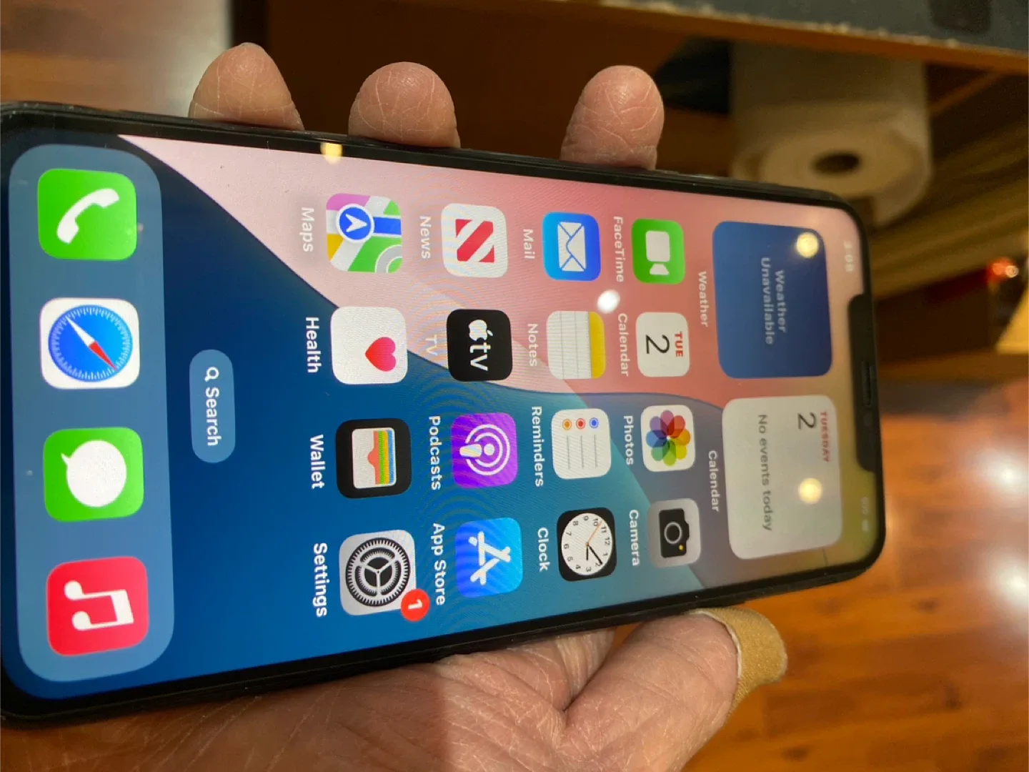 iPhone 11 Pro Max 64GB - Good Condition image indicator(6)