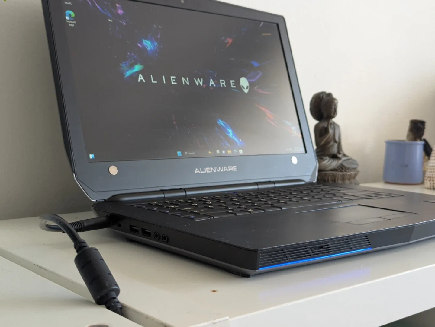 Dell Alienware 15 R2 Gaming Laptop | GTX 965M | Core i5 image indicator(2)