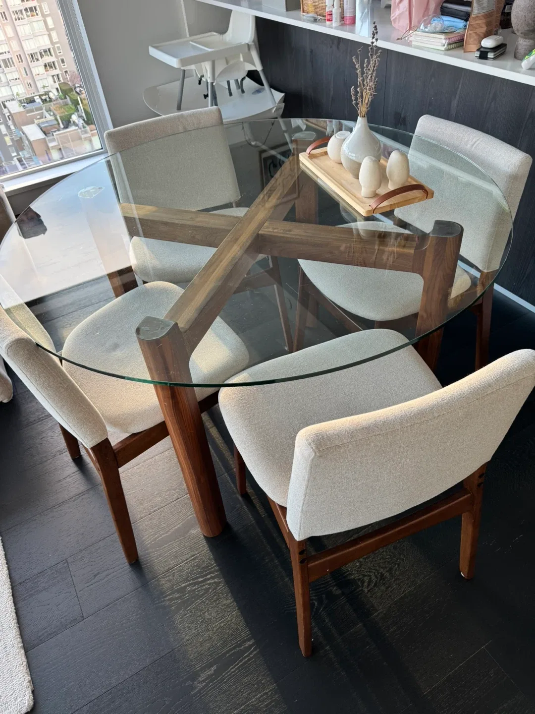 Glass Round Dining Table image indicator(2)