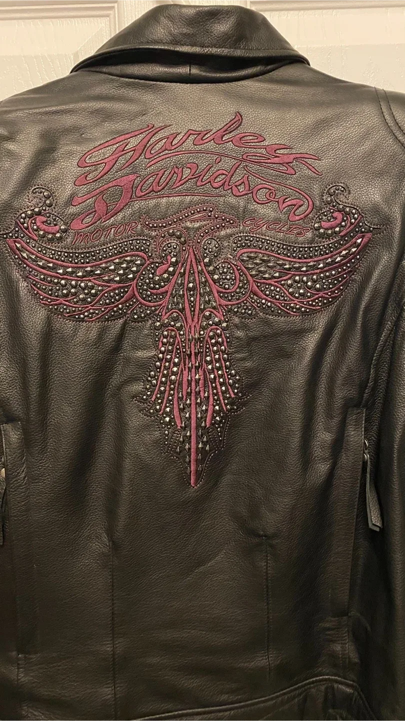Ladies Harley-Davidson Leather Jacket image indicator(3)