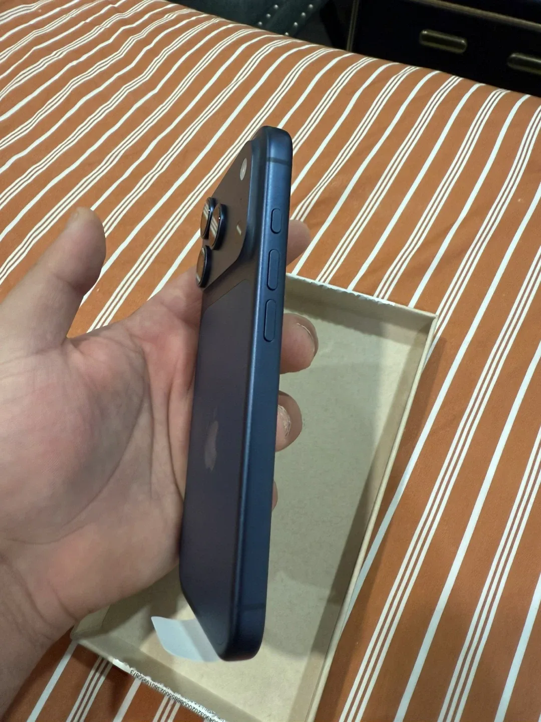 Apple iPhone 17 pro 256gb image indicator(2)