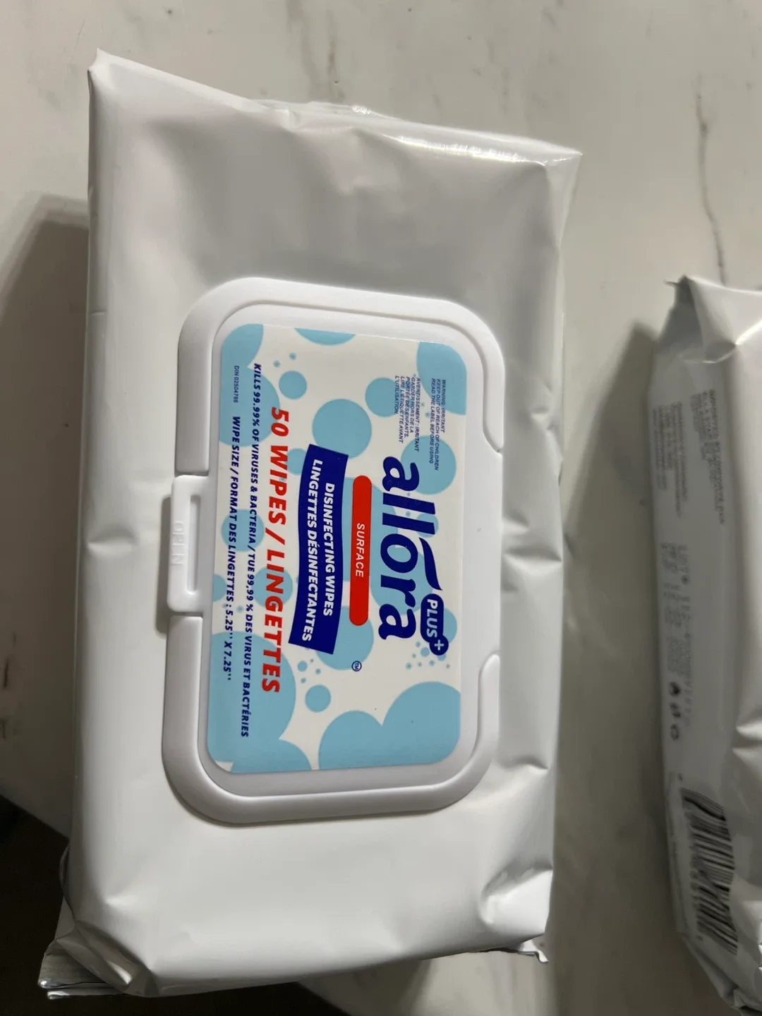 Alloraa cleaning wipes full box 12 pc inside the box image indicator(2)