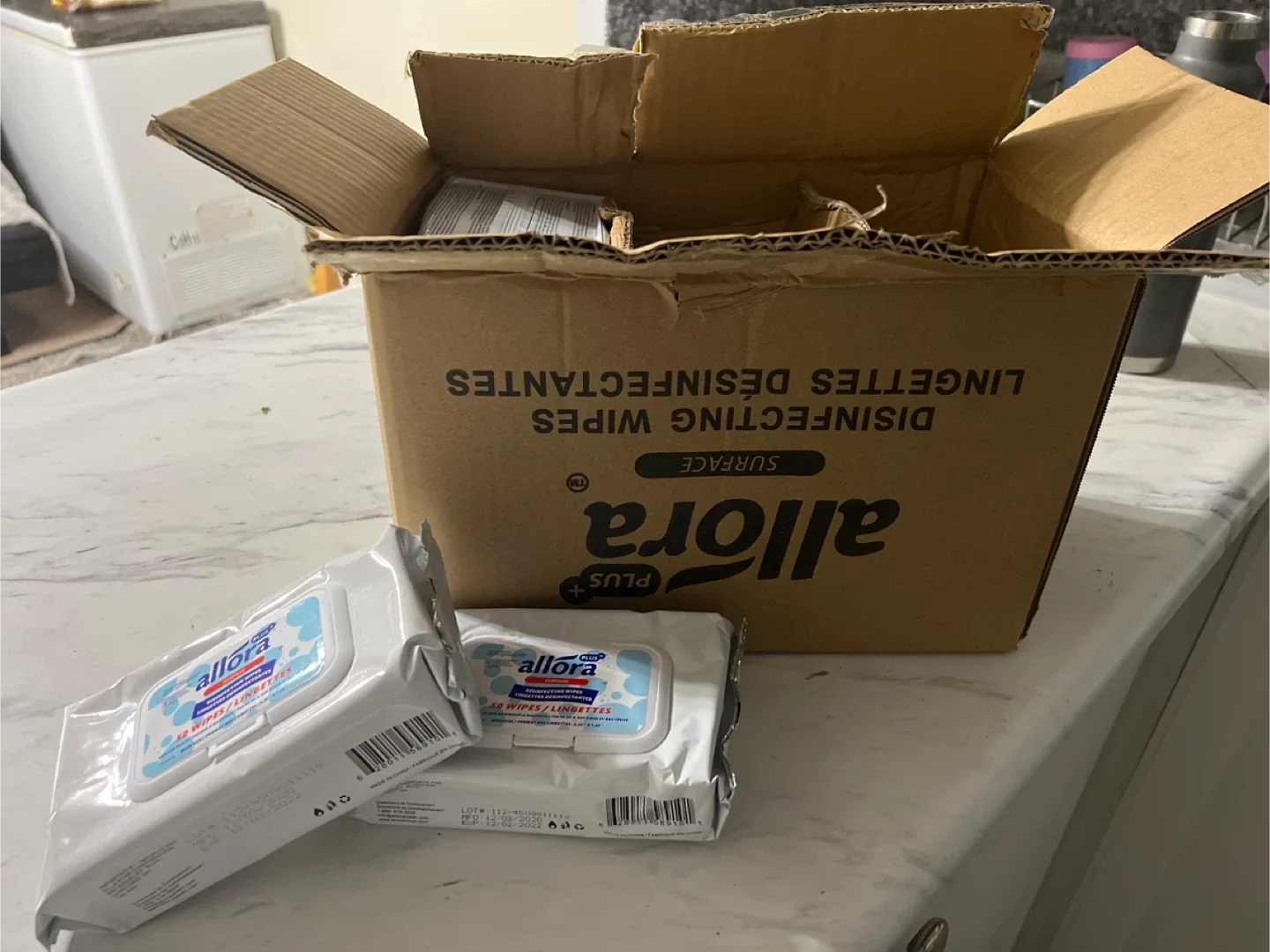 Alloraa cleaning wipes full box 12 pc inside the box