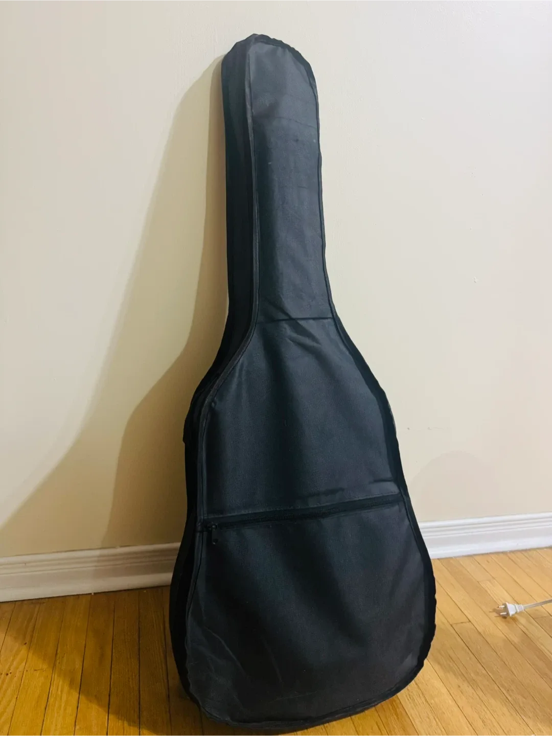 New Acoustic Guitar w/ Case - Black image indicator(3)