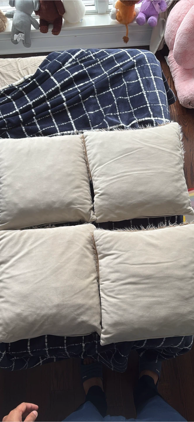 Set of 8 Beige Throw Pillows - photo 4