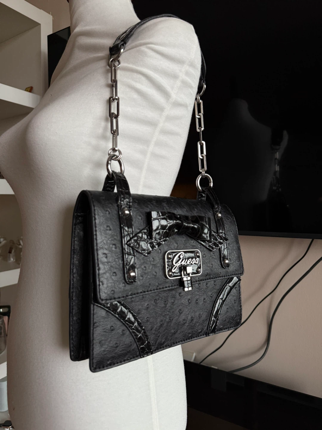 Guess Black vintage Chain Bag - photo 3