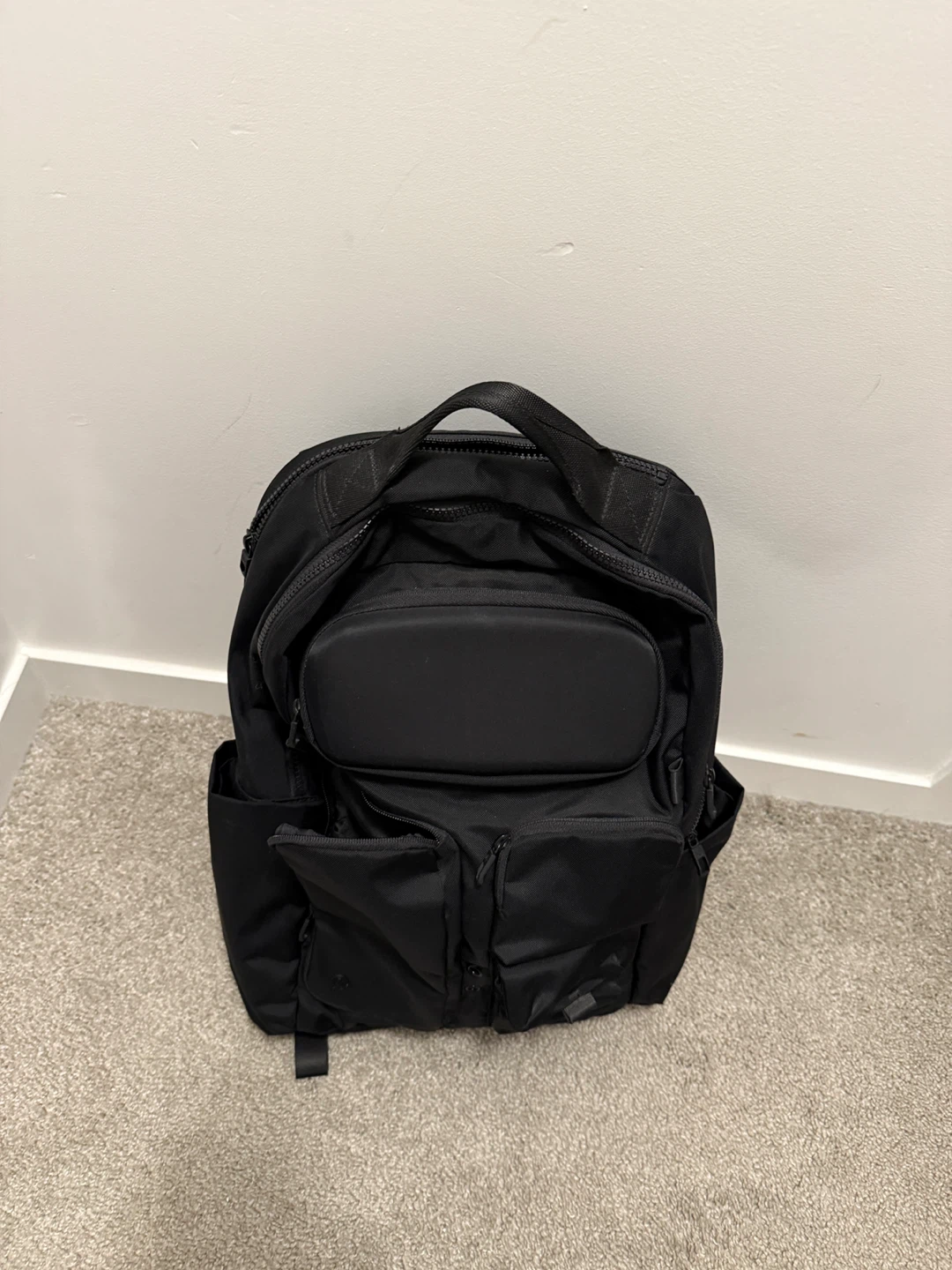 Lululemon Command The Day Backpack - Black - photo 3