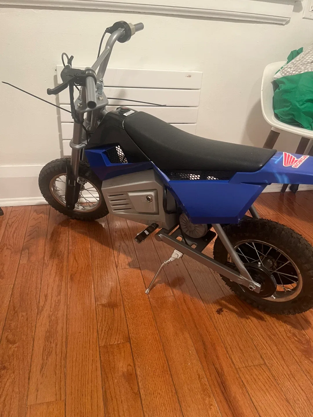 Razor Electric Dirt Bike 24V image indicator(3)