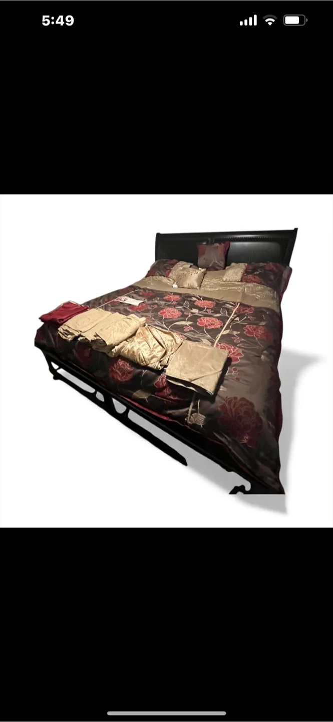 NEW 12 Piece Queen Bedding Ensemble image indicator(2)