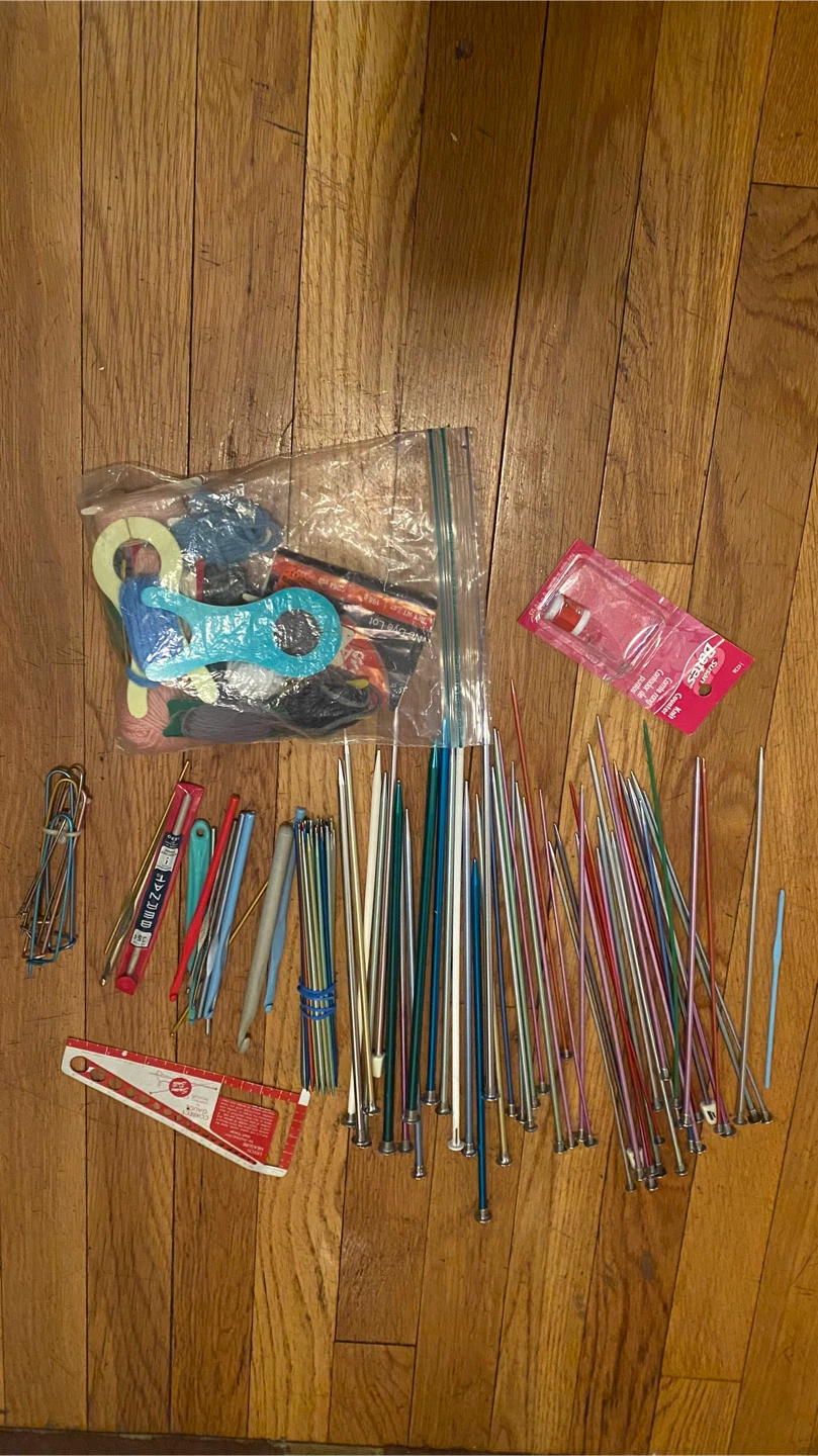 Lot of Knitting Needles & Crochet Hooks