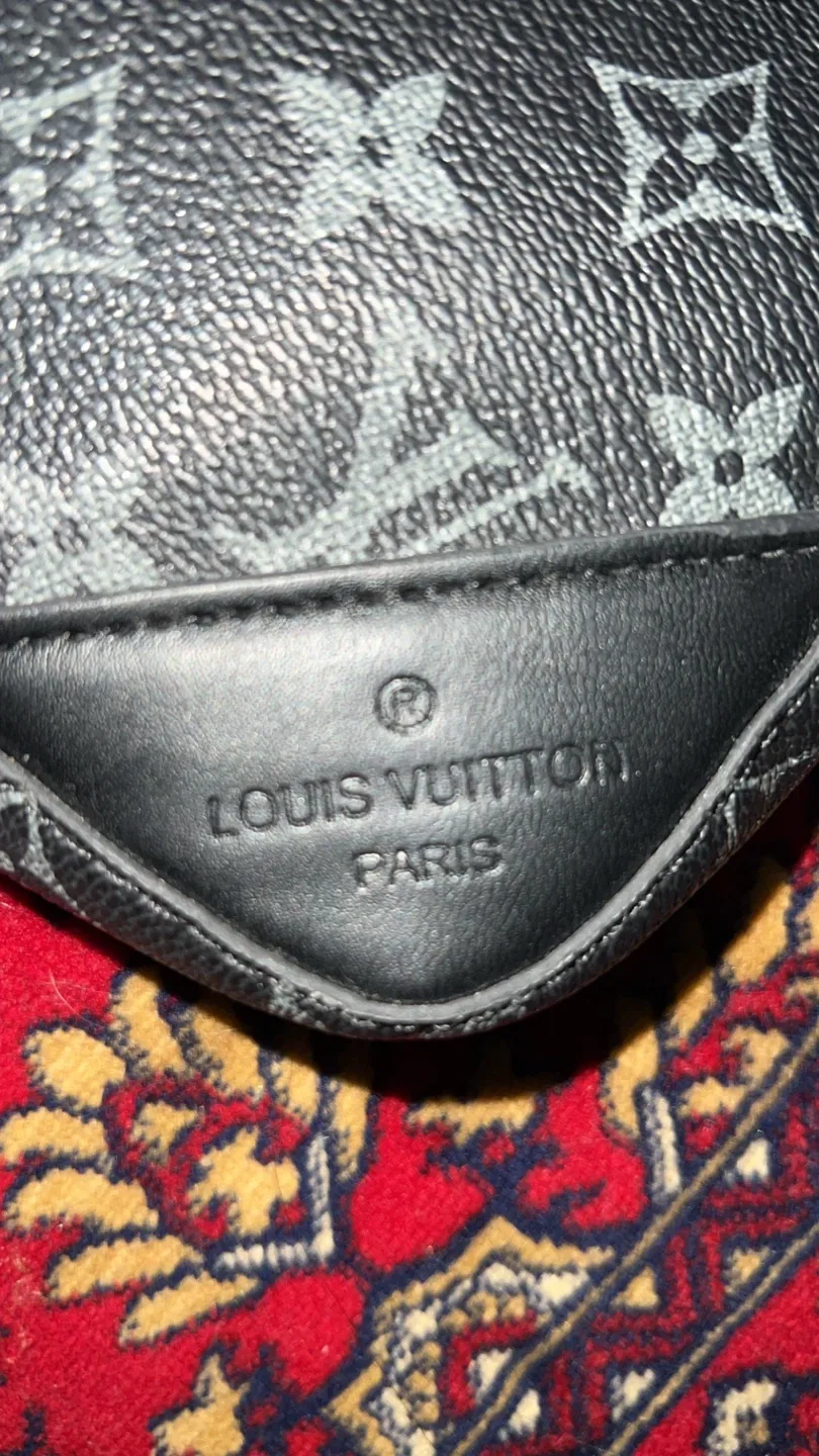 Louis Vuitton Black Monogram side bag image indicator(2)