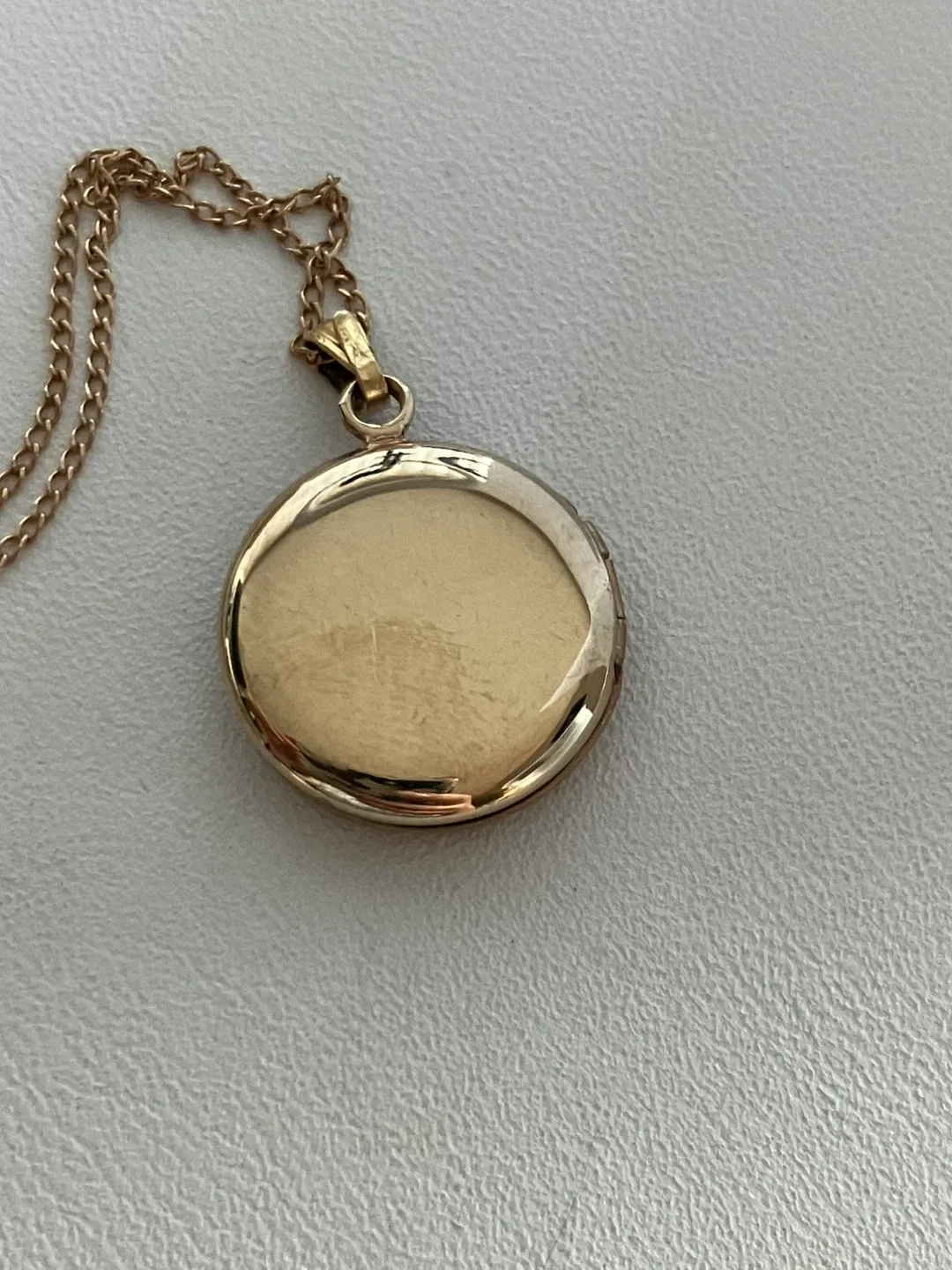 Vintage 1/20 - 12 k Gold Fill Floral Locket Necklace & 18" Chain image indicator(3)