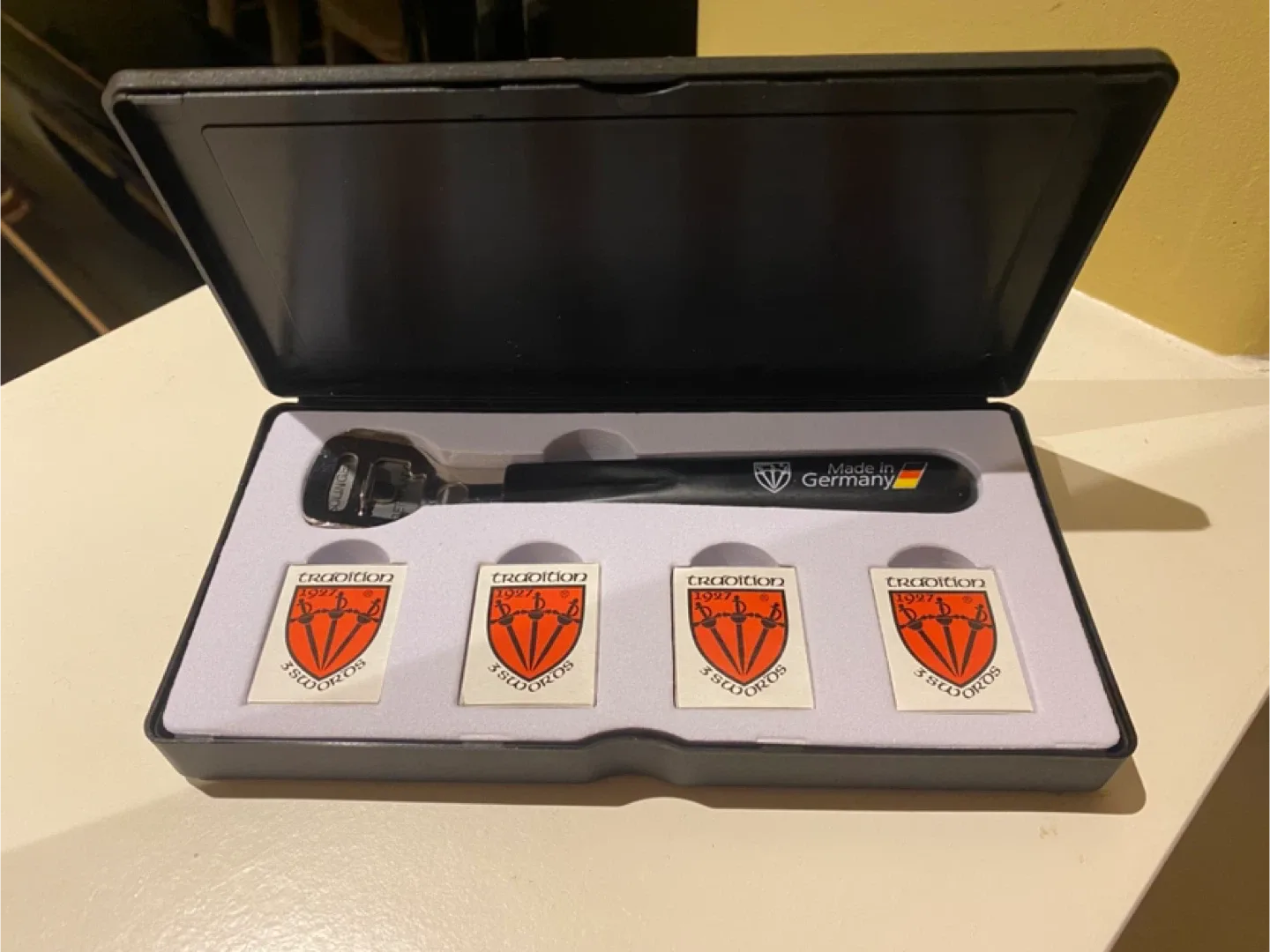 Brand new 3 Swords Germany pedicure set!-40 replacement blades image indicator(3)