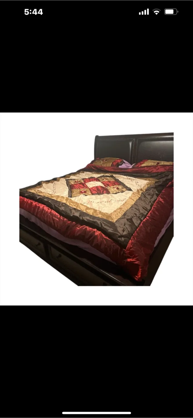 Queen Size Bedding Set image indicator(2)