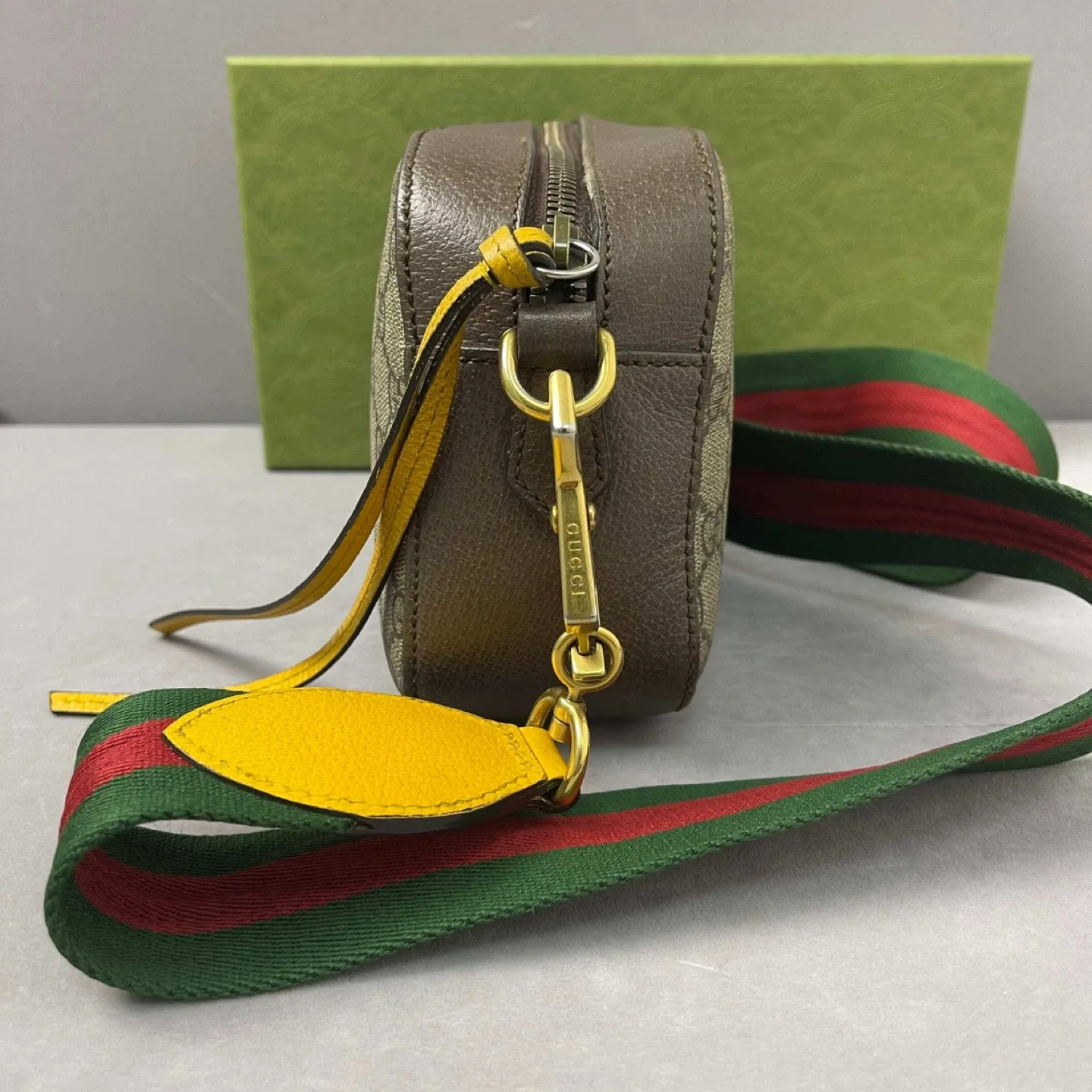 Gucci GG Marmont Mini Bag image indicator(3)