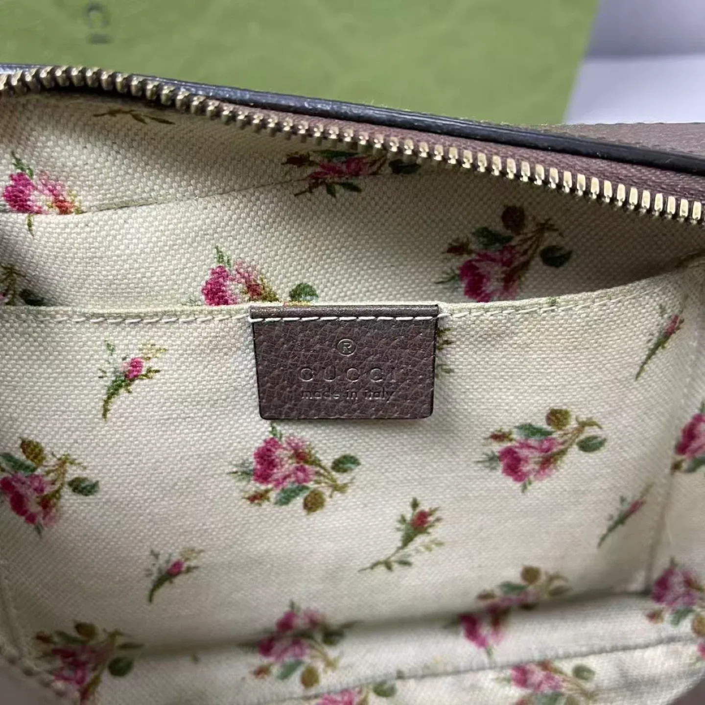 Gucci GG Marmont Mini Bag image indicator(6)