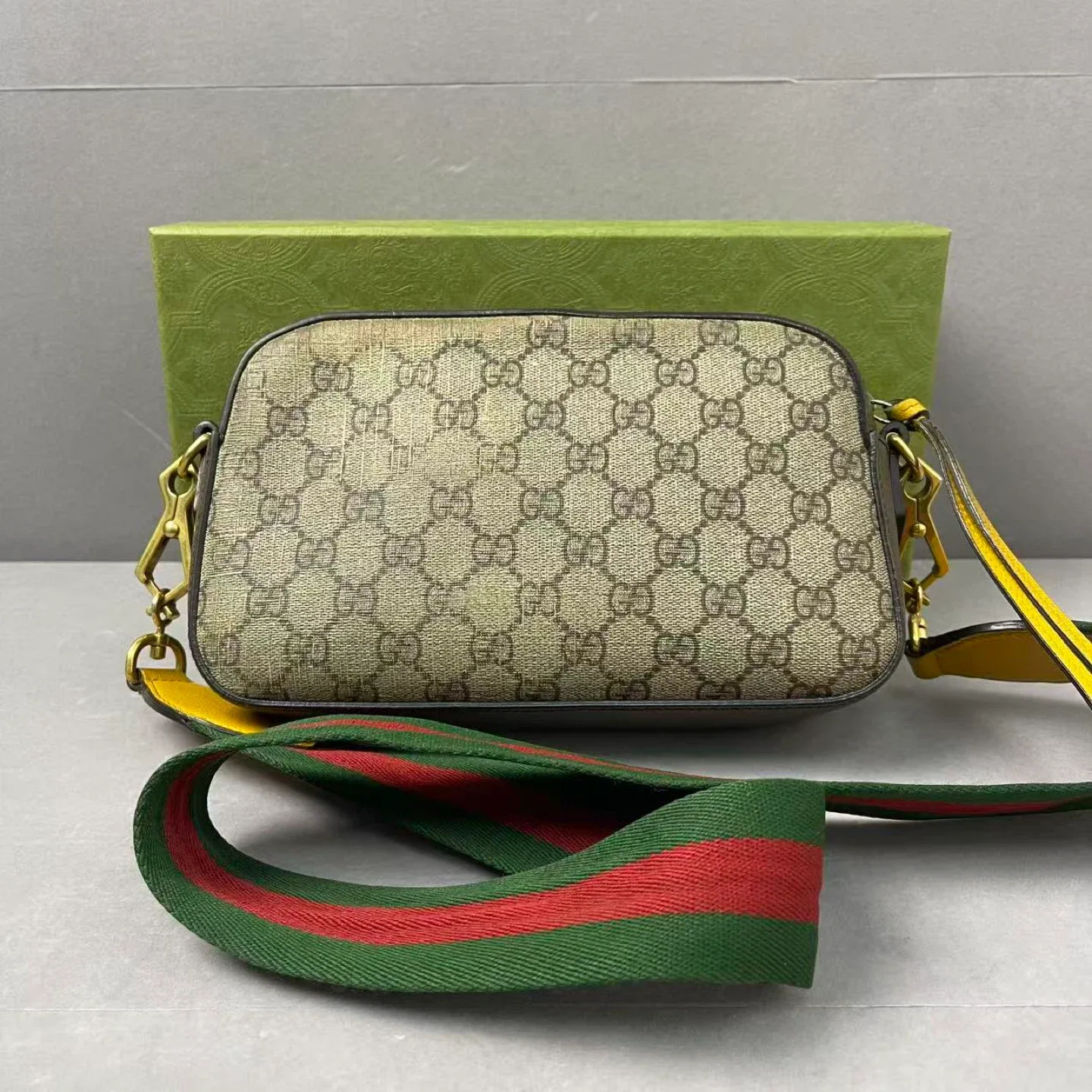 Gucci GG Marmont Mini Bag image indicator(4)