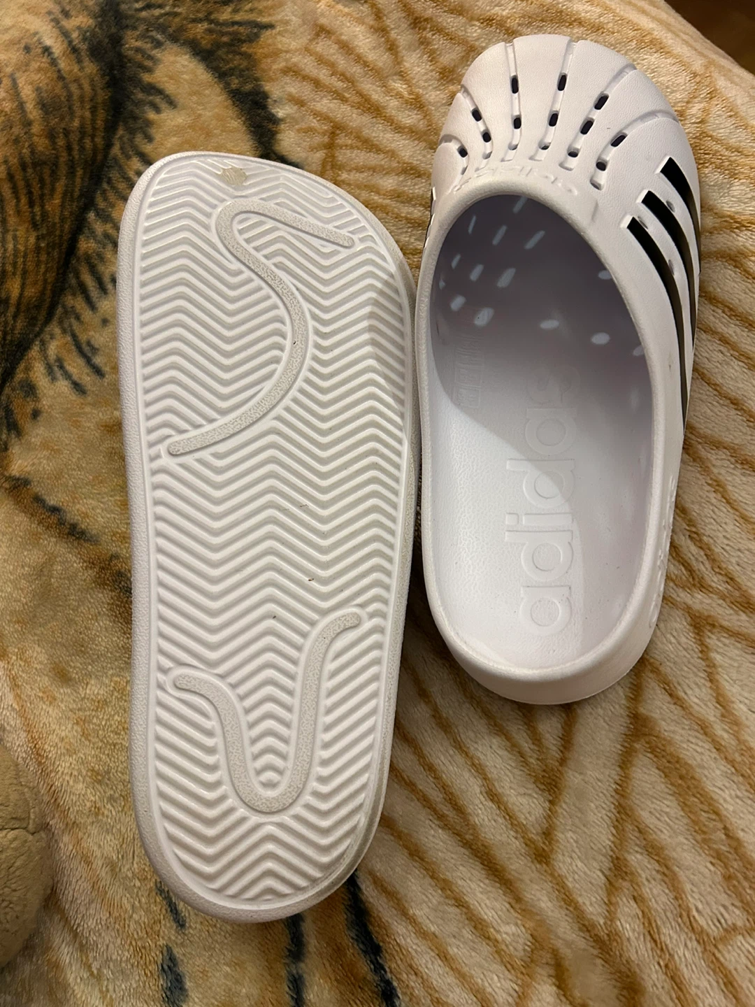 Adidas Adilette Clogs - Size 11 - photo 2