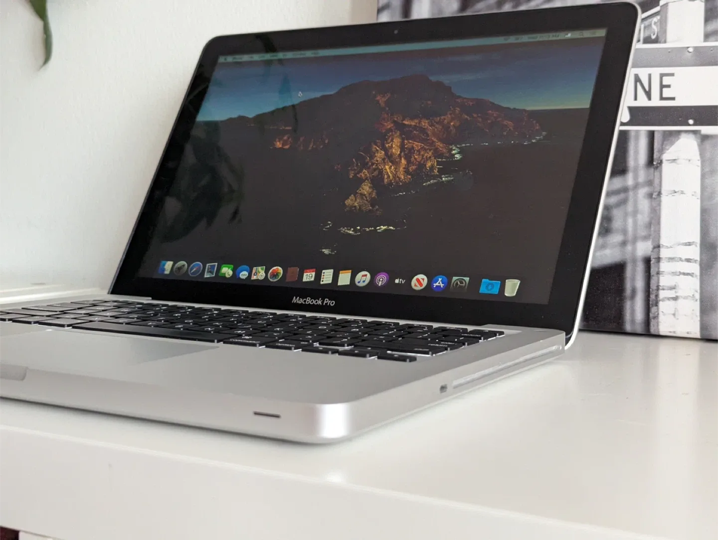 Apple MacBook Pro (13-inch, Mid 2012, Core i5) image indicator(4)