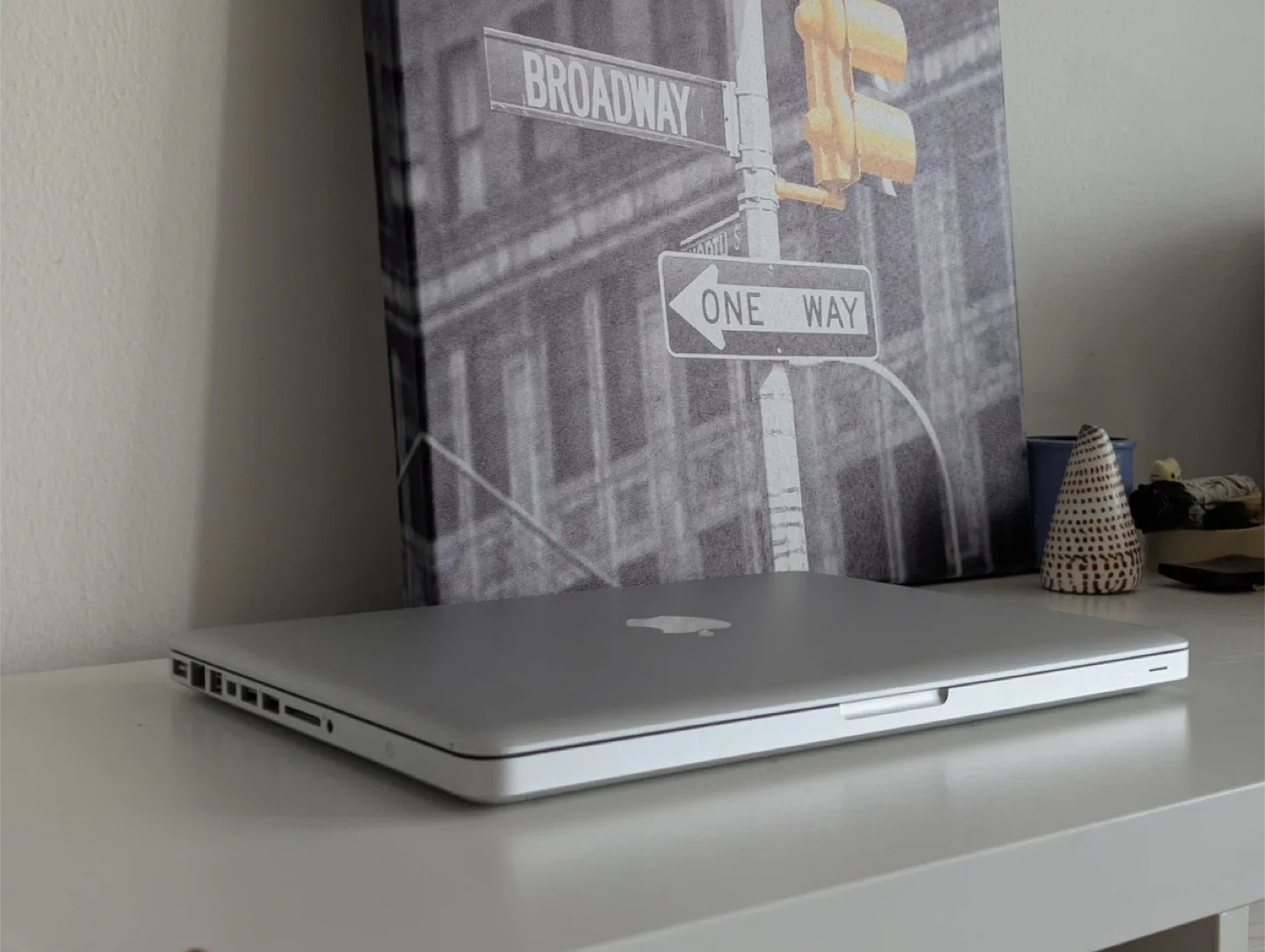 Apple MacBook Pro (13-inch, Mid 2012, Core i5) image indicator(7)