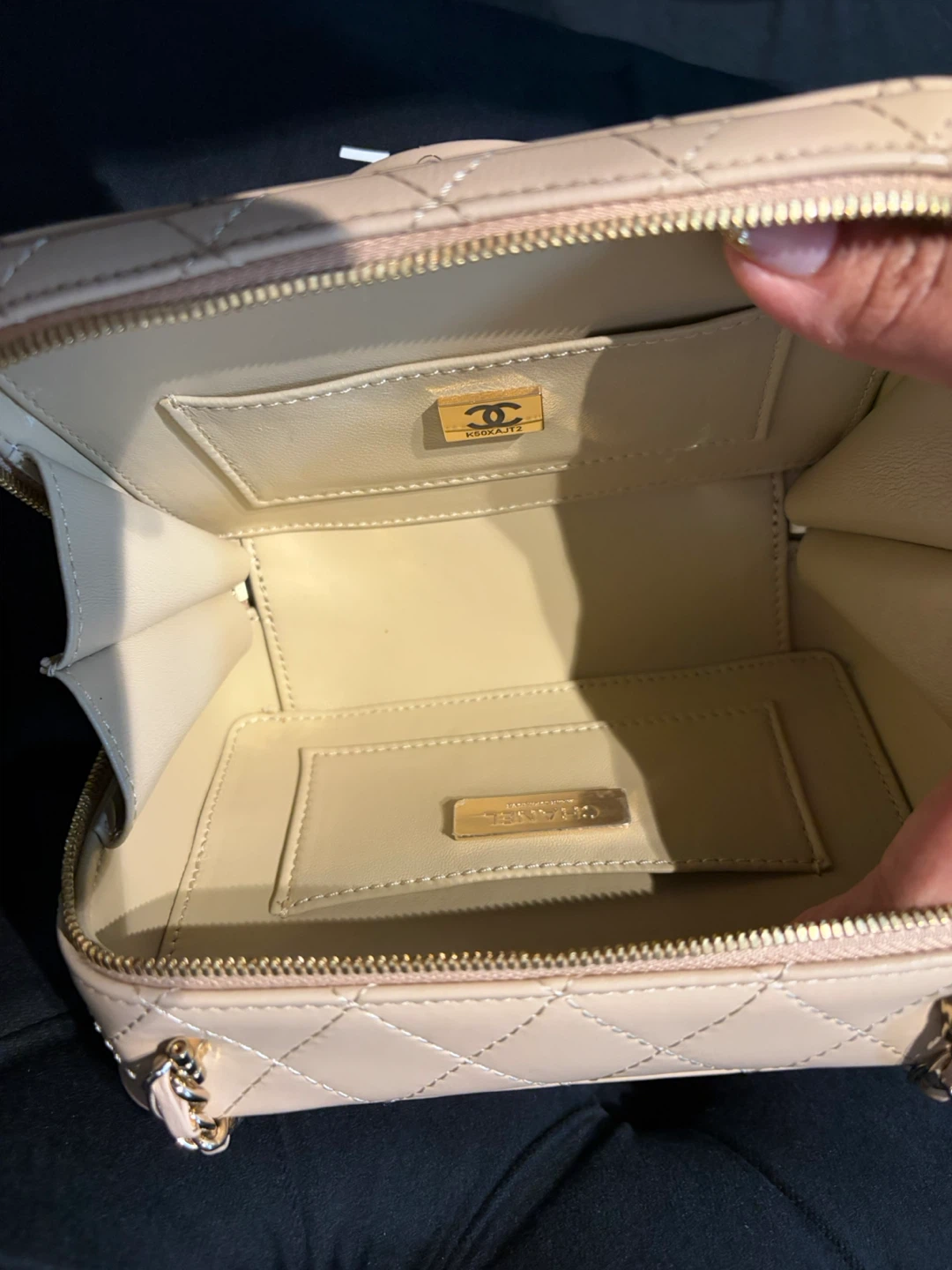 Chanel Camera Bag Beige - photo 4