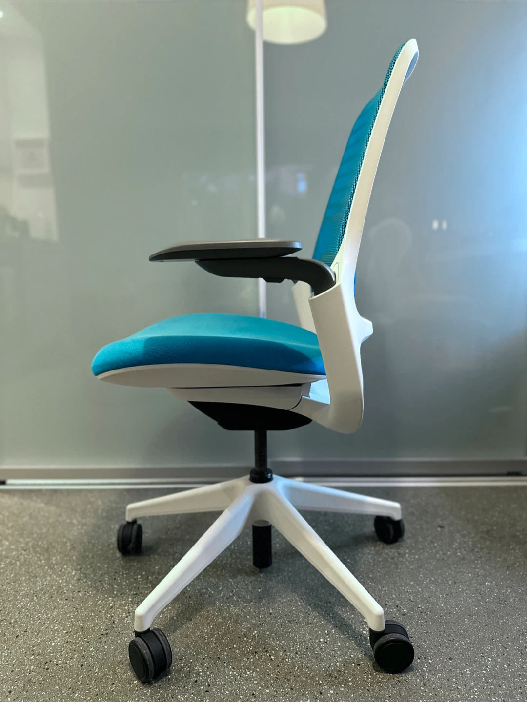 Steelcase Series 1 Office Chair – Cyan, Great Condition - photo 4