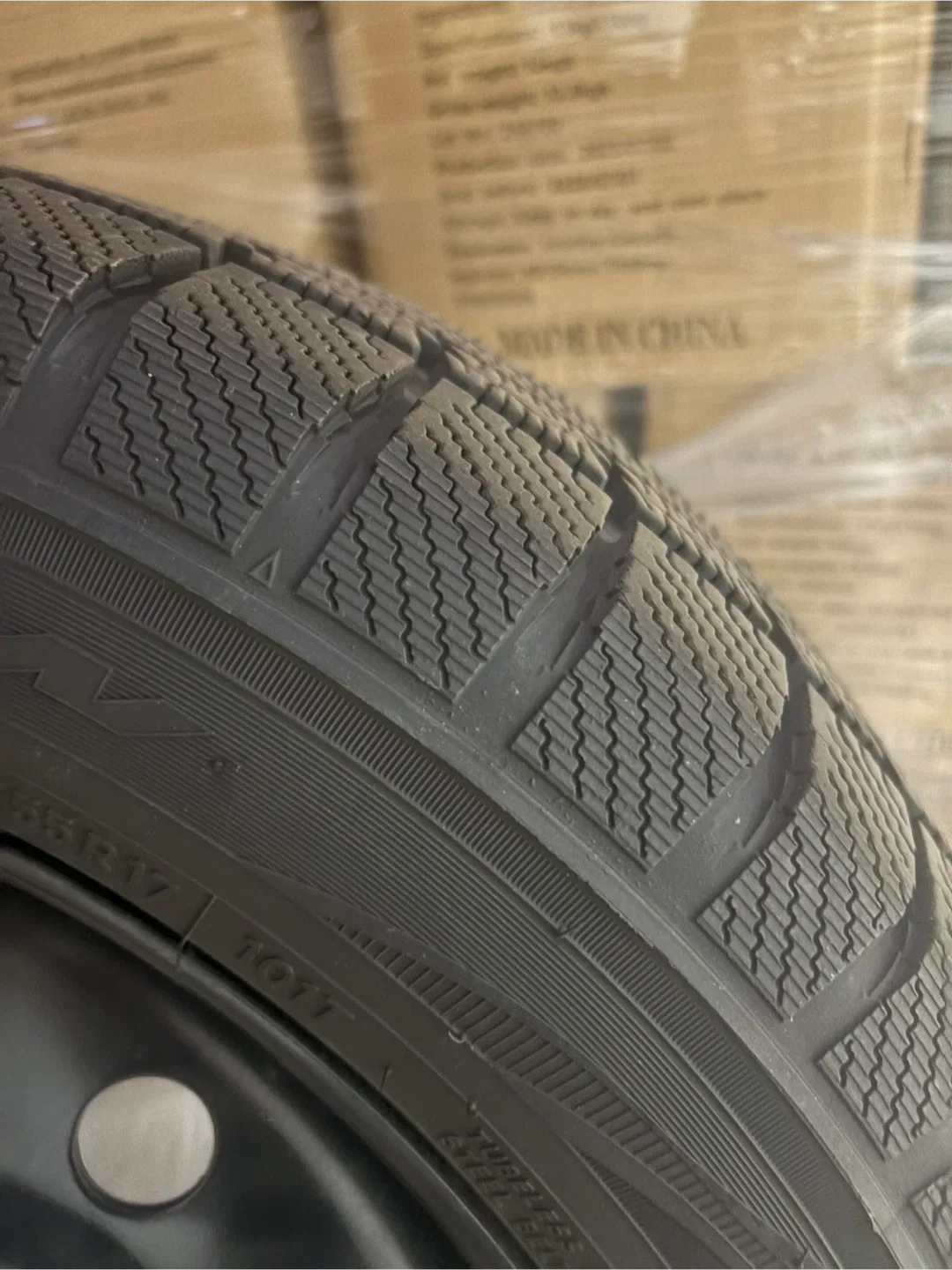 225/55R17 Winter Tire with rims!! Excellent condition image indicator(3)