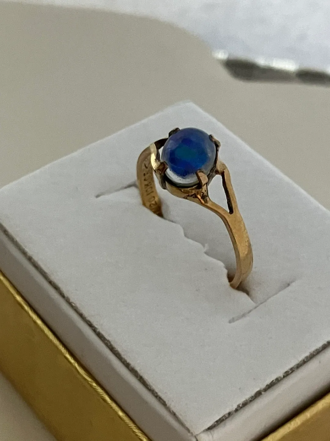 Vintage 10k Gold Fill Ring with Blue Stone Size 6.5 image indicator(5)