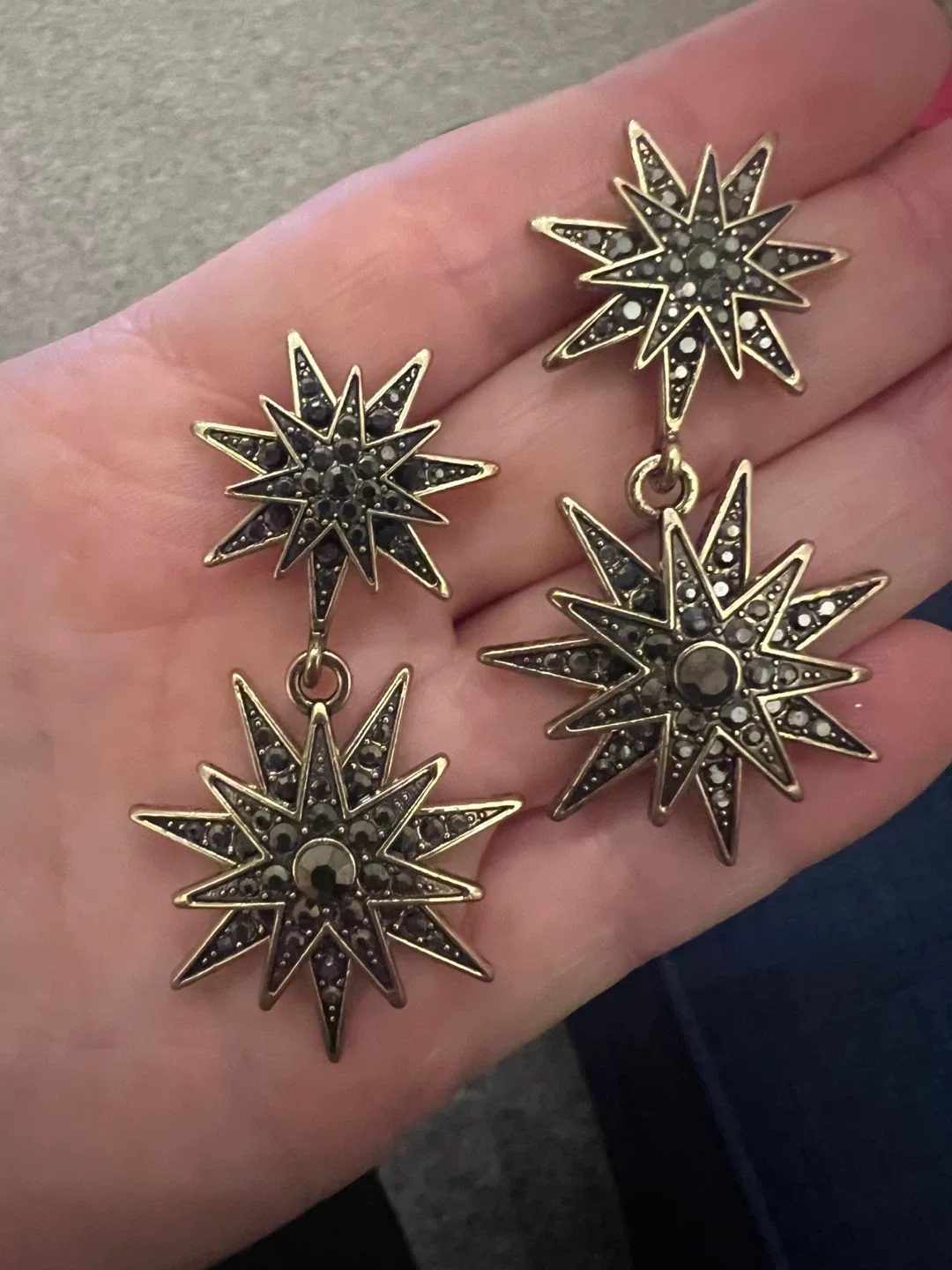 #cleanout Gorgeous Star-shaped Dangle Earrings