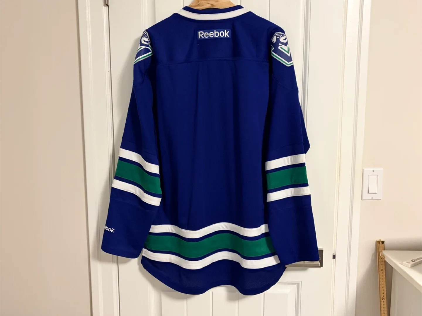 Authentic Reebok Vancouver Canucks Stick In Rink Jersey XXL 2XL image indicator(5)