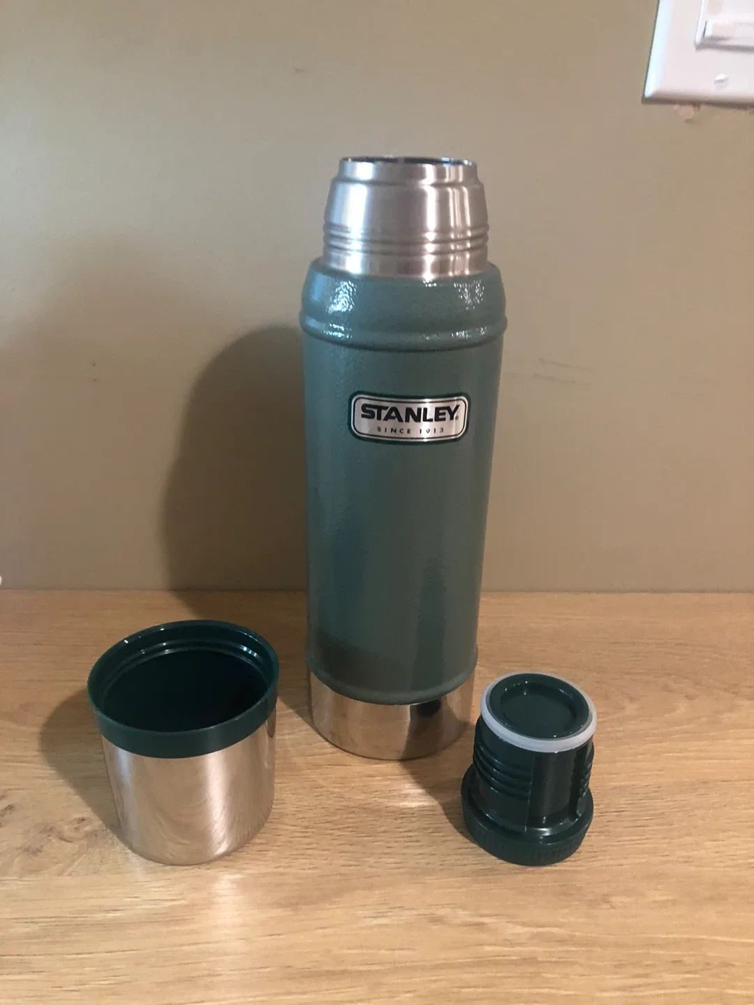 Stanley Classic Legendary Bottle - Green image indicator(2)