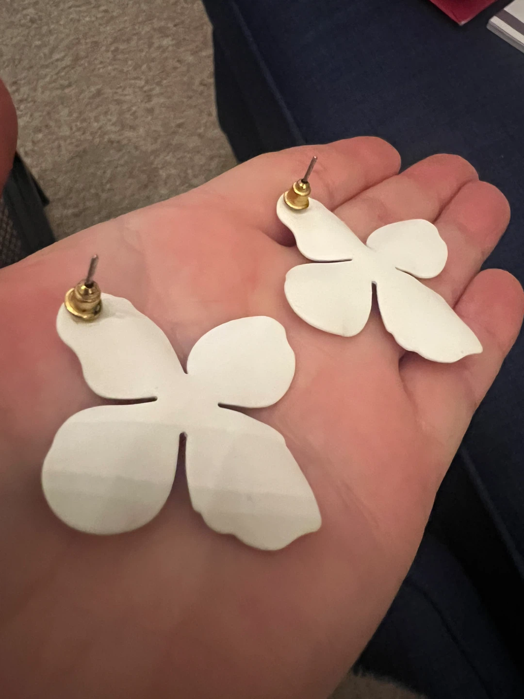 White Flower Earrings #cleanout - photo 2