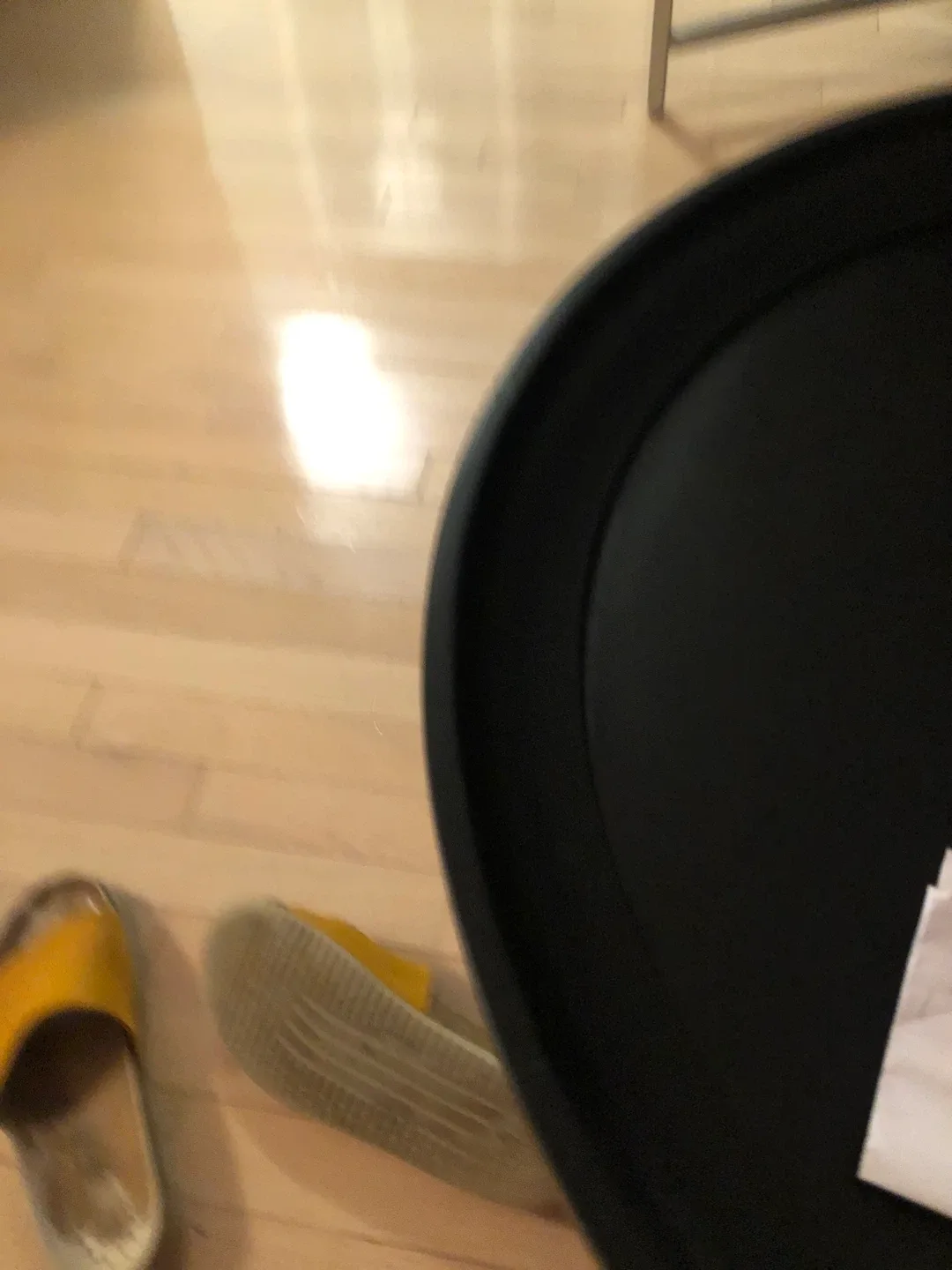 WAZO Round Black Coffee Table image indicator(4)