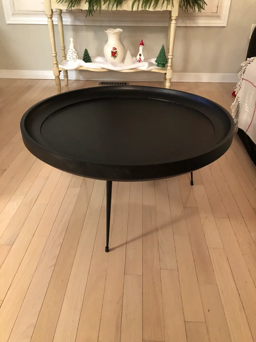 WAZO Round Black Coffee Table