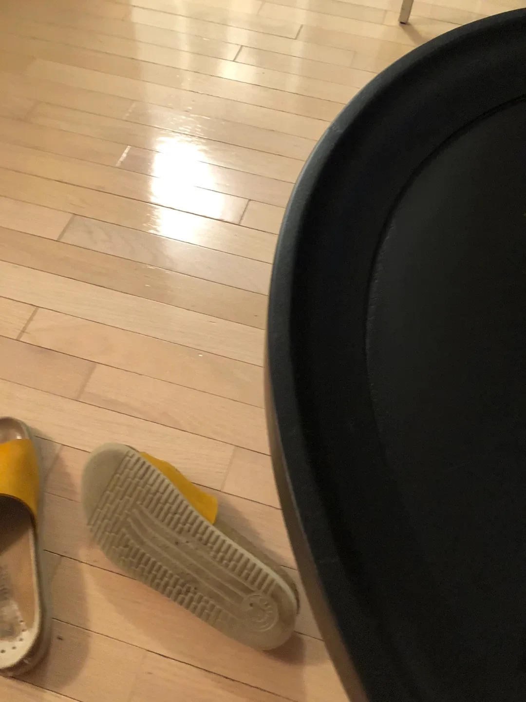 WAZO Round Black Coffee Table image indicator(7)