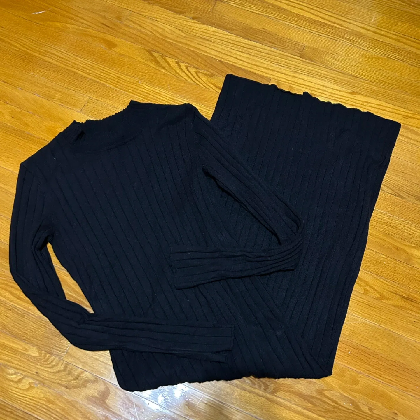 H&M Black Ribbed Knit Midi Dress - Size M image indicator(2)