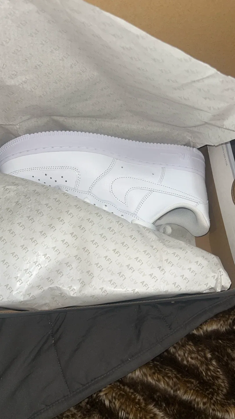 New Nike Air Force 1 White, Size 10 image indicator(3)