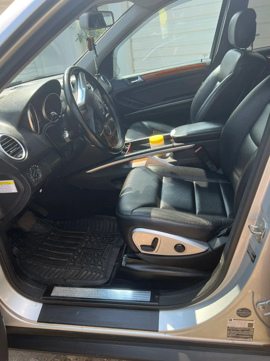 Mercedes-Benz ML350 SUV