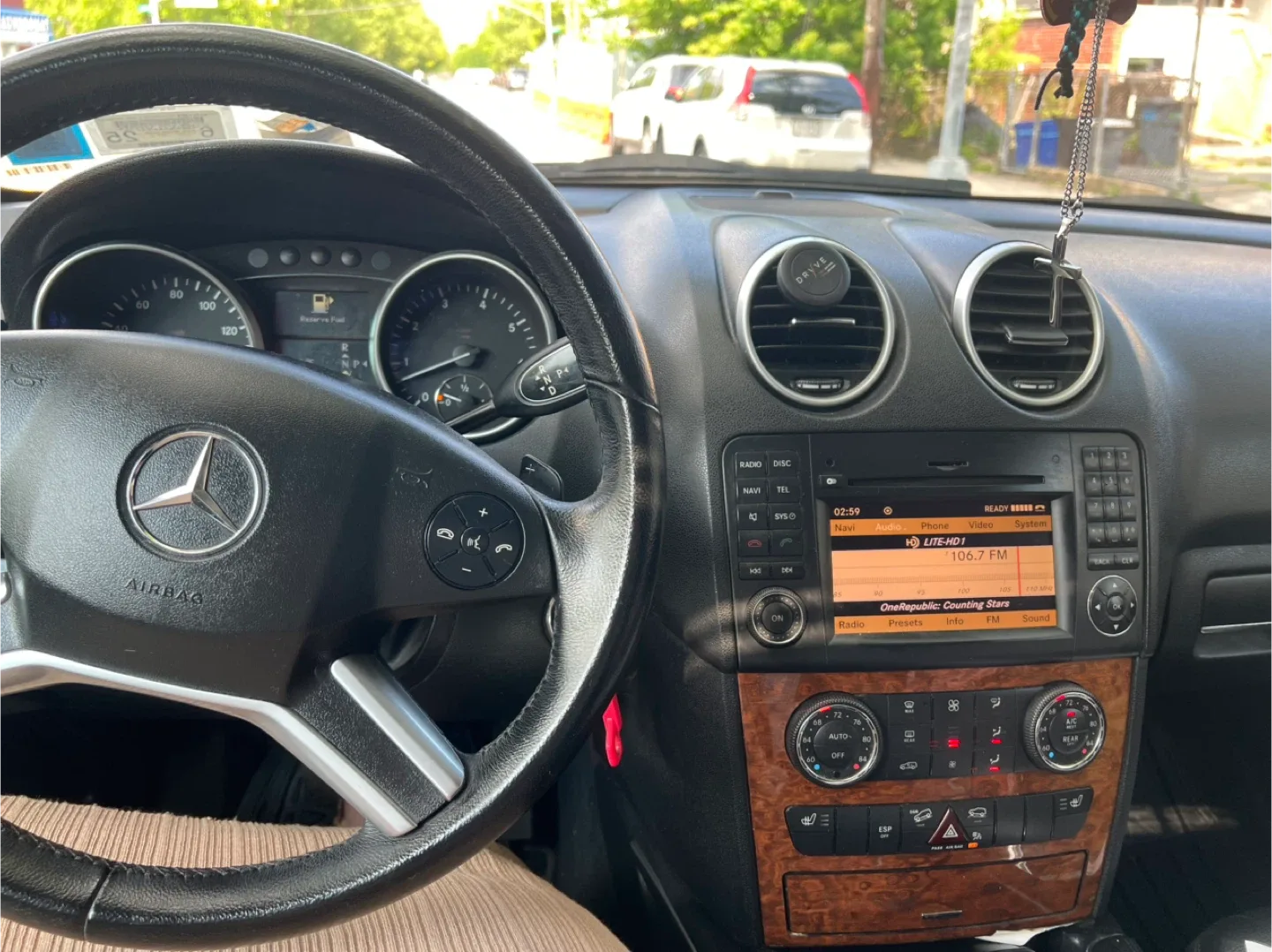 Mercedes-Benz ML350 SUV image indicator(3)