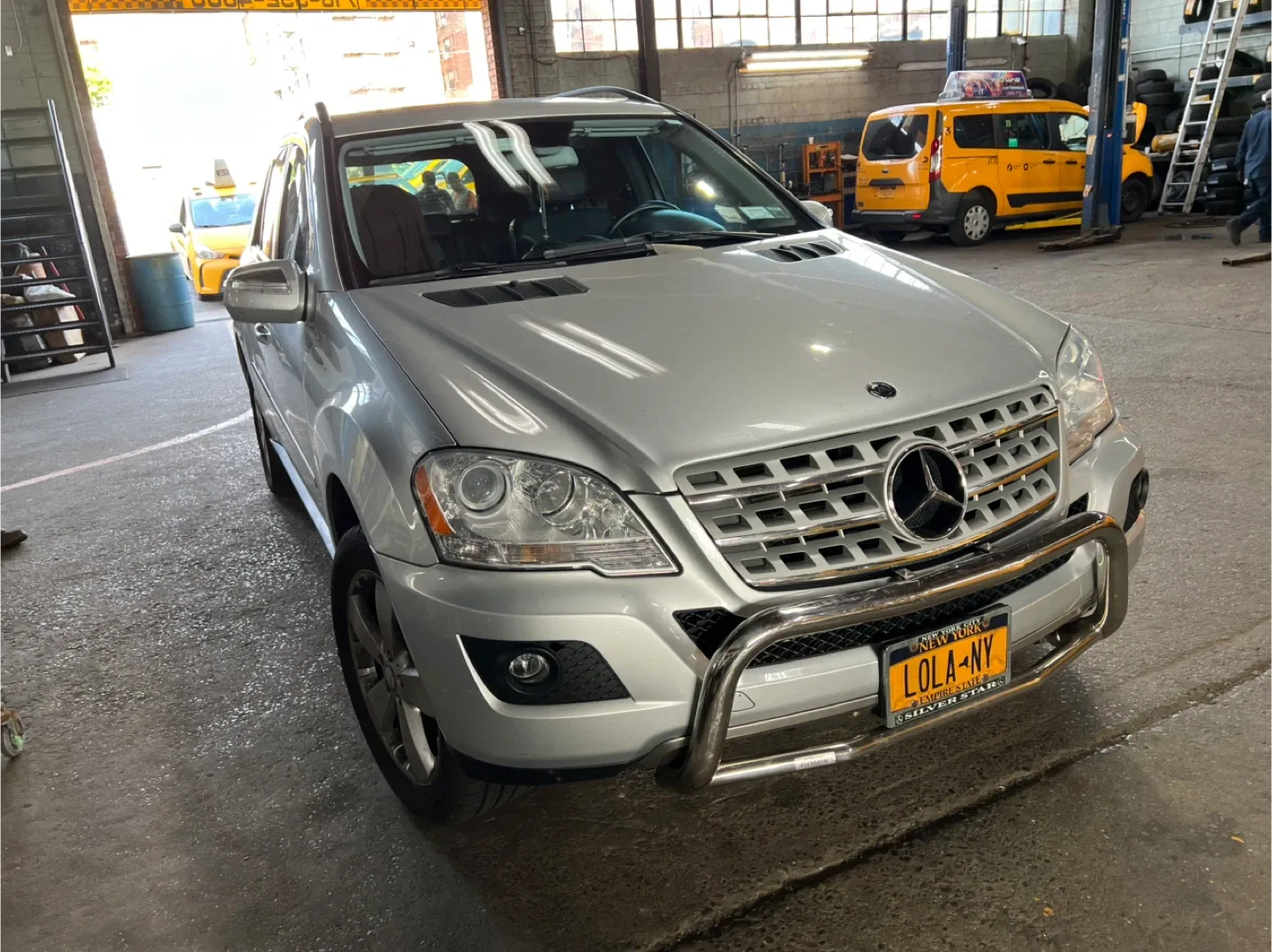 Mercedes-Benz ML350 SUV image indicator(4)