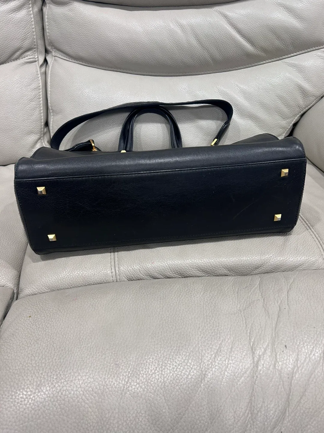 MCM Black Leather Tote Bag image indicator(9)