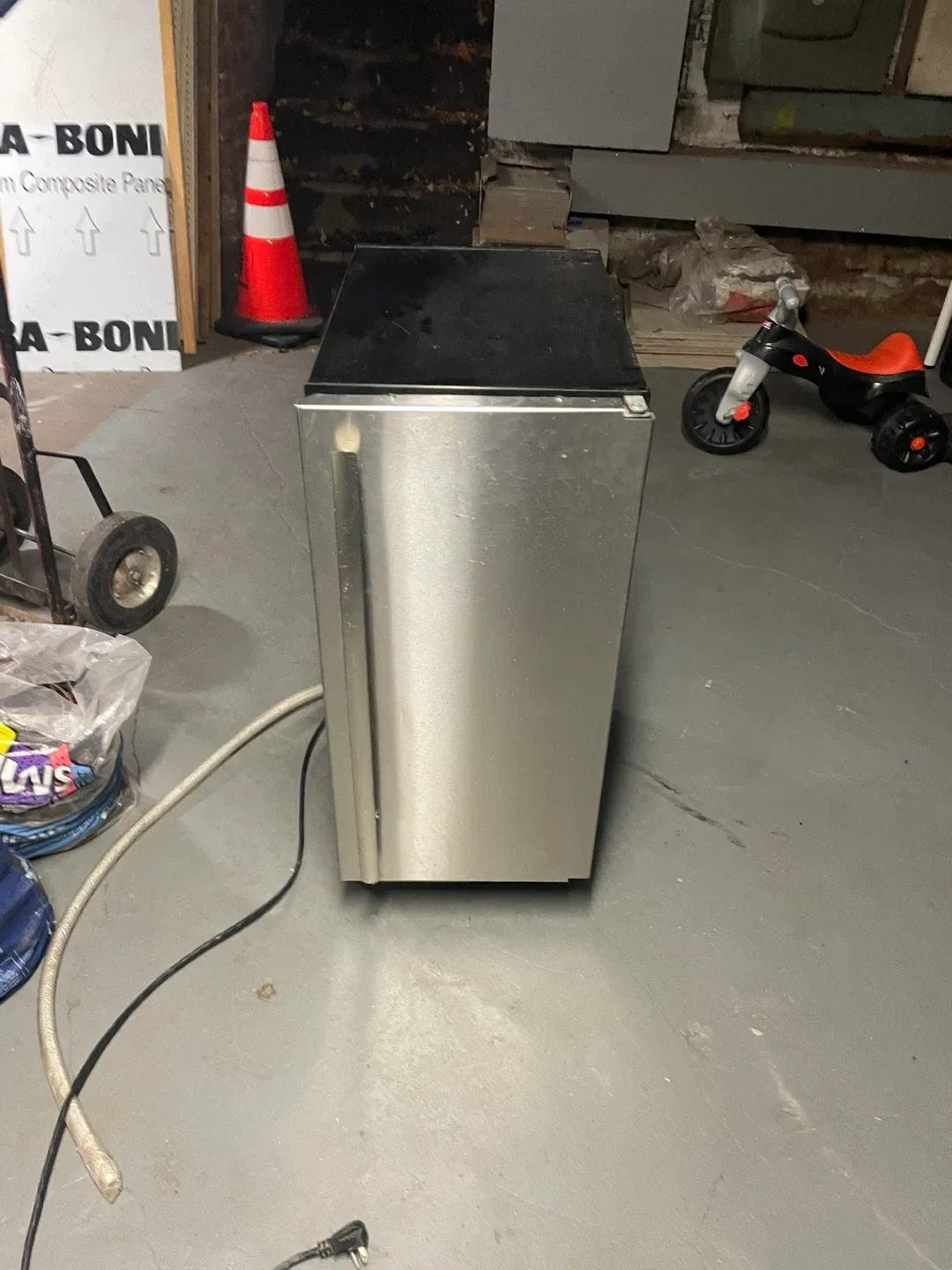 JennAir Rise 15" Ice Maker - Stainless Steel image indicator(5)