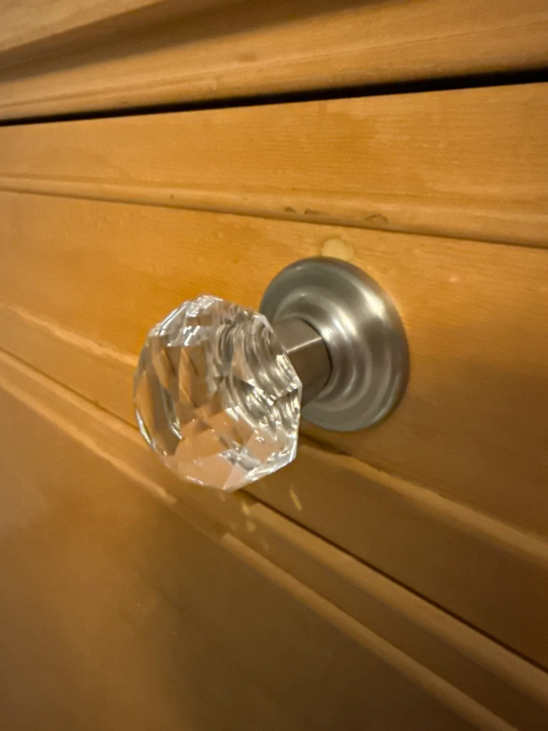 Solid wood Maple dresser with Crystal knobs image indicator(3)