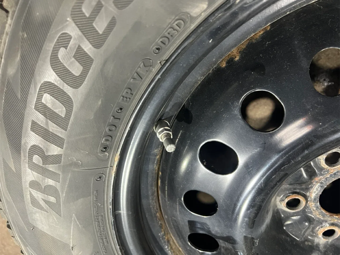 Rim that fits V2 235/65R18 Tires.  114.3 x5 fit toyota hylamder image indicator(2)