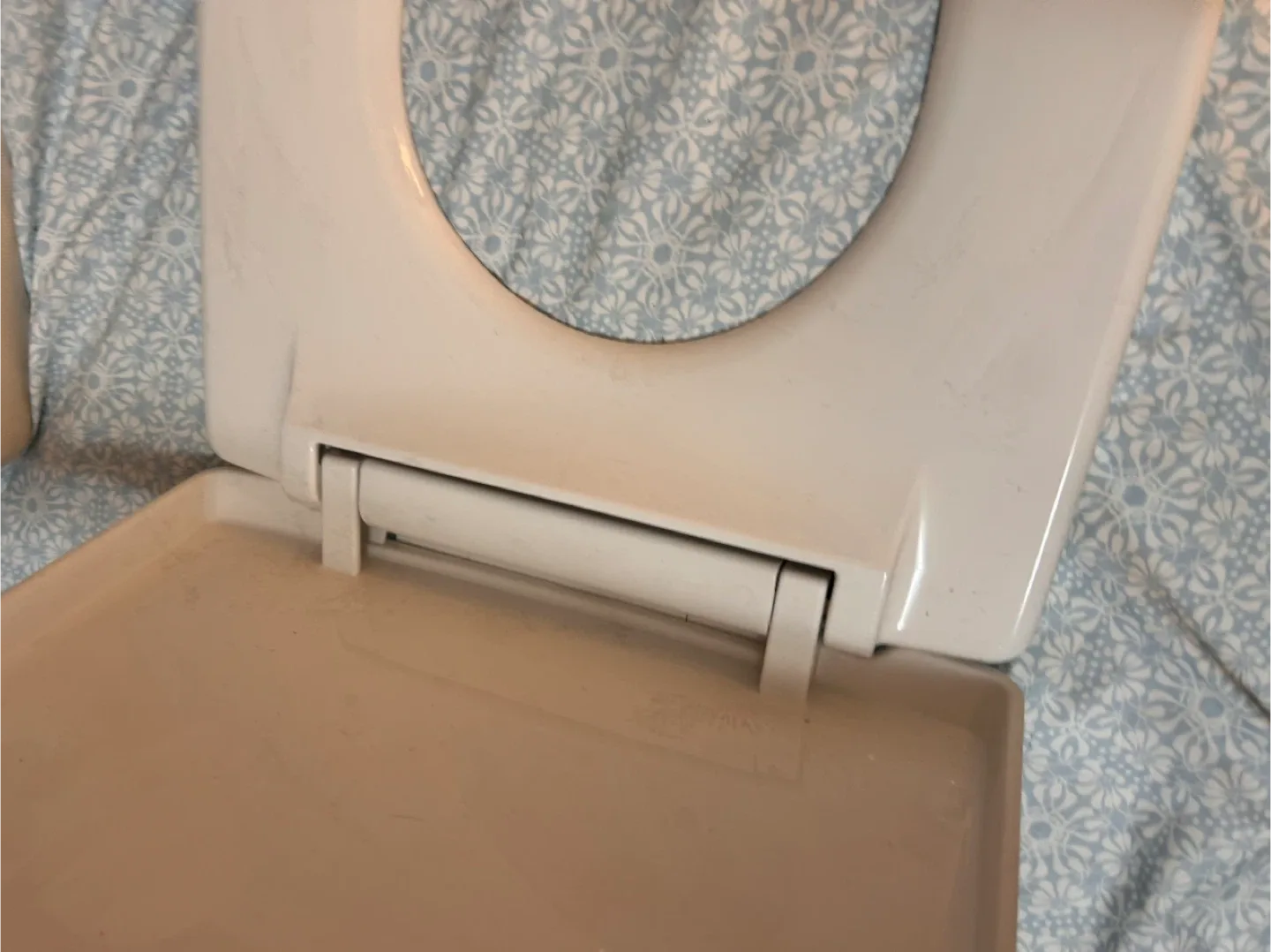 White Toilet Seat image indicator(10)