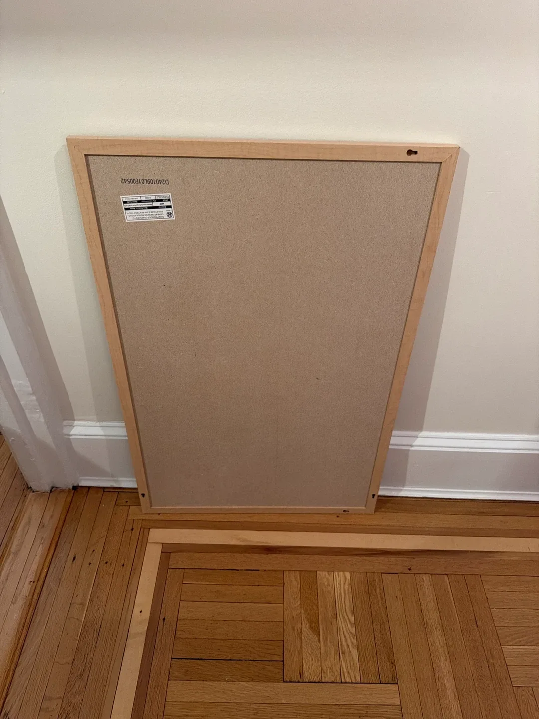 Cork Board with Wood Frame image indicator(2)